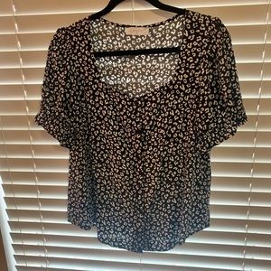 Elodie black and white cheetah top, L